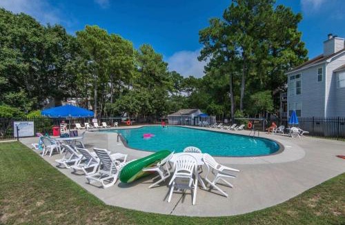 Colington House | Sojourn Stylish 2BD with Pool and Tennis