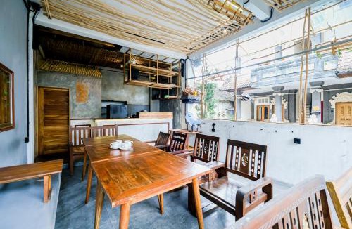 Ubud City-Centre Hotel | Soka Suarsena Monkey Forest