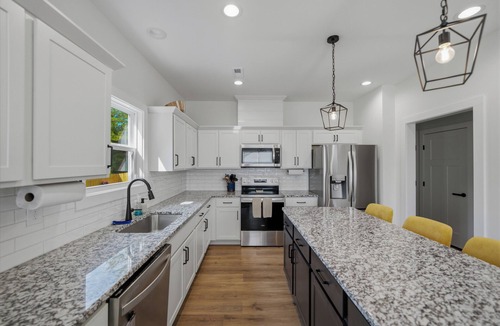 Knoxville House | SoKno Retreat, Pool Table, Sunroom, 15 min-Knox, 35-Sevier