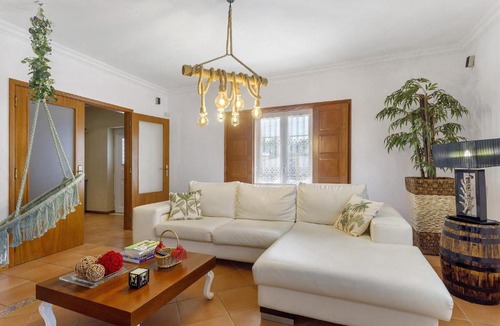 Fatima House | Sol Lua House