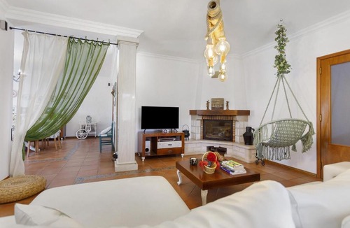 Fatima House | Sol Lua House