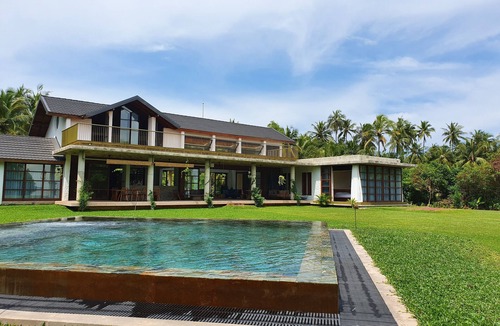 Ekala Villa | Solar Crab