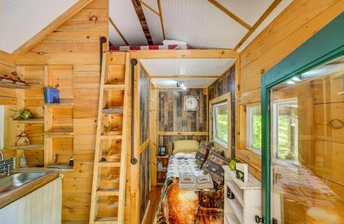 Florence Apartment | Solar-Powered Brandon Studio Cabin: Hiking Access