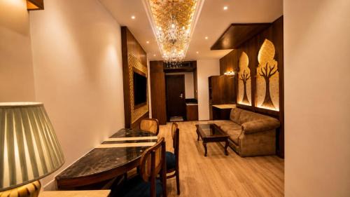 Rajbagh Hotel | Solar Residency, Srinagar