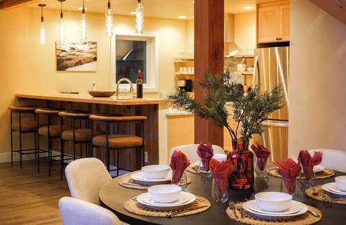 Warnick Cabin | Solara ~ Where Luxury Meets the Slopes: Brand New View Home