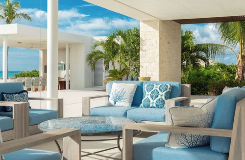Leeward Settlement Villa | Sole E Mare - 10 Bedroom Grace Bay Estate