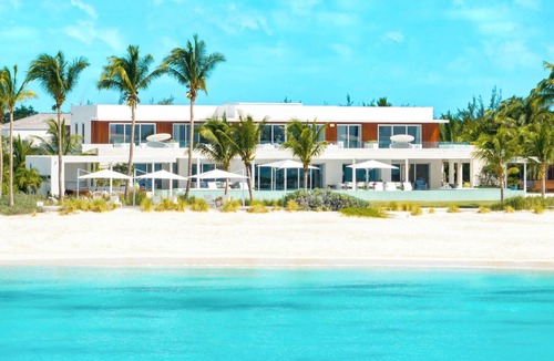 Leeward Settlement Villa | Sole E Mare - 10 Bedroom Grace Bay Estate