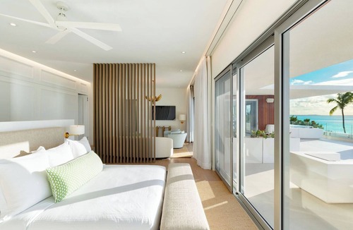 Leeward Settlement Villa | Sole E Mare - 10 Bedroom Grace Bay Estate