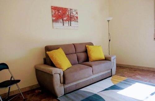 Coste Apartment | Sole, Mare & Etna, Appartamento con parcheggio privato e balconi con vista mare & Etna