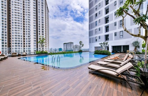 Bach Dang Riverside Apartment | Soleil Saigon ★Pool Deluxe Studio 5' to Center ★Urban View
