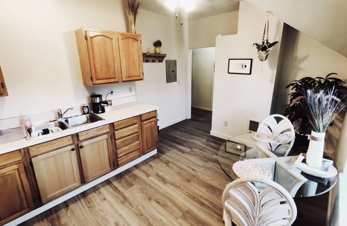 Northeast Neighbors Apartment | Soleil Salem- extended stays, free laundry, garden