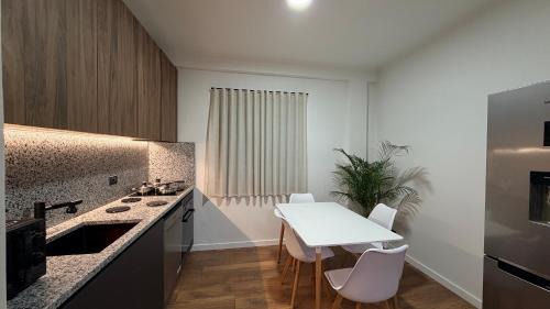Mbrostar-Urë Villa | Solemar4