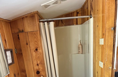 Lyons Cabin | Solitude-Cabin C: Riverside 1 Bdrm+/Private Deck & Fire Pit/40 mins From Boulder