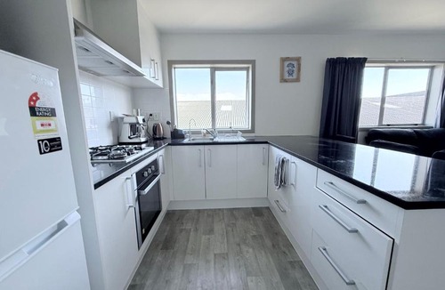 Saint Johns Apartment | Solo, Couples, Groups for 1-10 persons