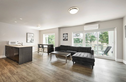 Victoria Hotel | SoLo Suites