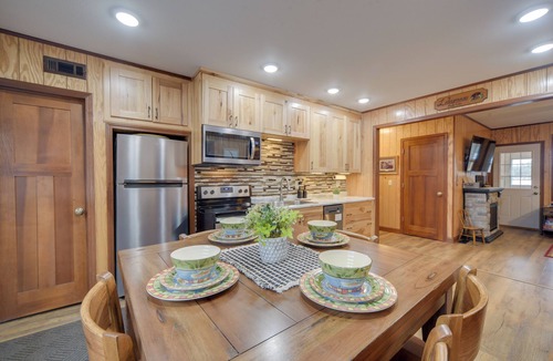 Solon Springs Cottage | Solon Springs Getaway w/Dock & Kayaks!