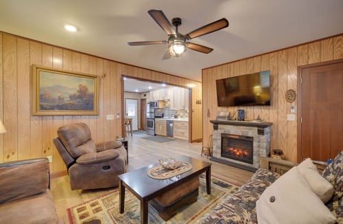 Solon Springs Cottage | Solon Springs Getaway w/Dock & Kayaks!