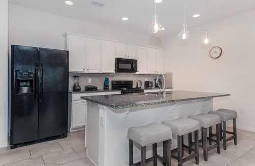 Loughman House | Solterra Resort townhome w/splash pool, lazy river, close to Disney - 3pymts