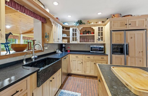Winhall House | Something for everybody! This house is a crowd pleaser!
