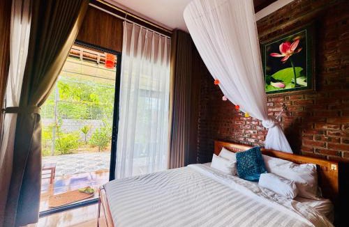 Bo Trach Ski Chalet | Son House
