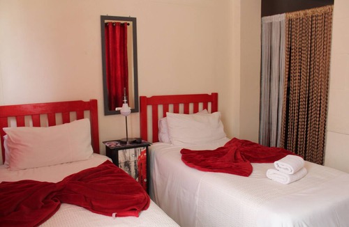 Aliwal North House | Sondela Bed and Breakfast