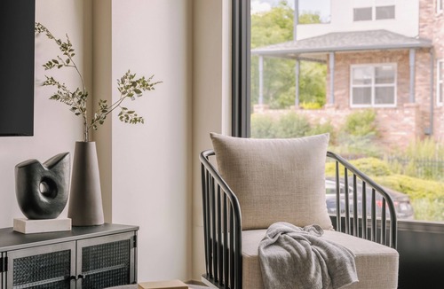 Jefferson Park Apartment | Sonder at Skyline | Accessible King Studio Apartment