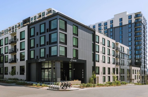 Jefferson Park Apartment | Sonder at Skyline | Accessible King Studio Apartment