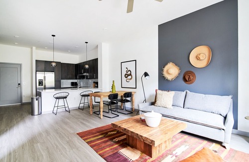 Willo Apartment | Sonder | Central Corridor | Warm 1BR + Pool