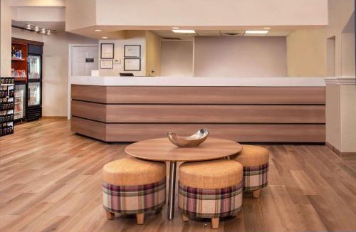 Linthicum Heights Hotel | Sonesta ES Suites Baltimore BWI Airport