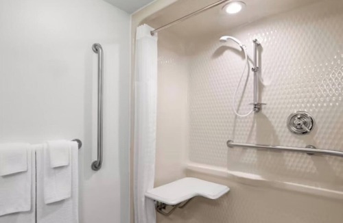 Westchase Hotel | Sonesta Essential Houston Westchase