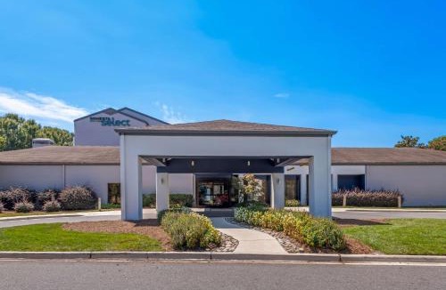 University Place Hotel | Sonesta Select Charlotte University Research Park