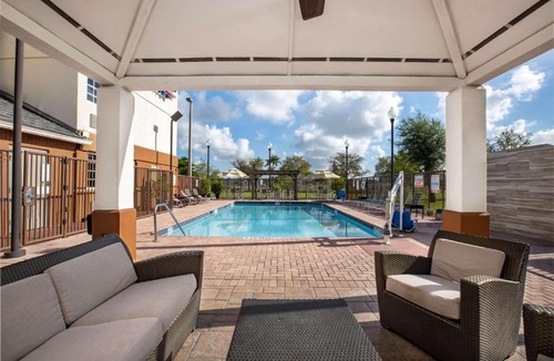 Doral Hotel | Sonesta Simply Suites Miami Airport Doral