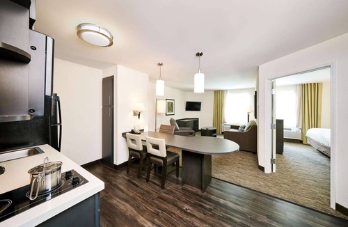 Morris Plains Hotel | Sonesta Simply Suites Parsippany Morris Plains