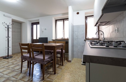 Pont-Saint-Martin House | Sonia Holiday Home - Dependance Kevin is ideal for families or groups of friends.