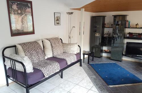 Bad Ditzenbach Apartment | Sonnenbühl Inn Suite & Garden an den Thermen '35C'