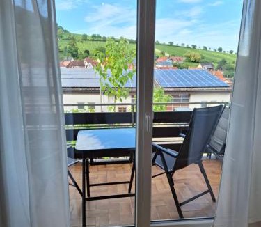 Leinsweiler Apartment | Sonnenberg Wohnung im Haus Frey 2 BR, Küche, Bad, Parken