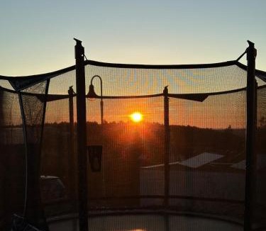 Eisingen Apartment | Sonnenlage - Ferienwohnung nahe Pforzheim-Karlsruhe - 7 Minuten zur A8