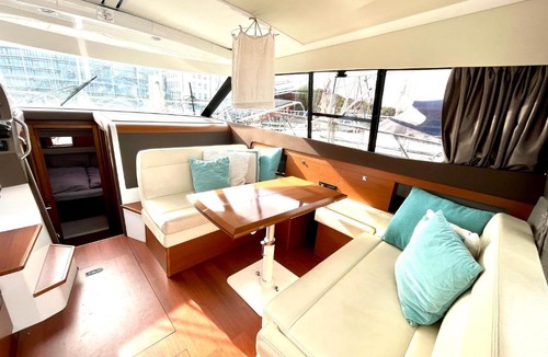Dusternbrook Boat Rental | Sonnige Yacht Boot Ein Ferienhaus auf dem Wasser