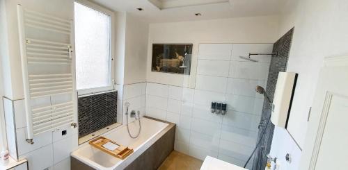 Mannheim City Centre House | sonniges Zimmer mit Balkon im Herzen Mannheims