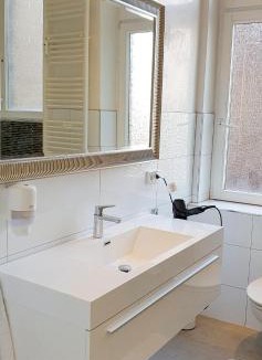Mannheim City Centre House | sonniges Zimmer mit Balkon im Herzen Mannheims