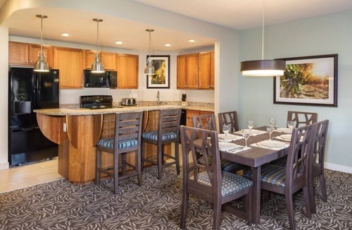 Windsor Condo | Sonoma | Wine & Vineyard Days | Pool | 3BR Penthouse Sleeps 6