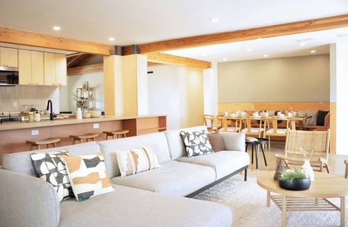 Tucson House | Sonoran Peach | Light-Filled 5BR near TMC