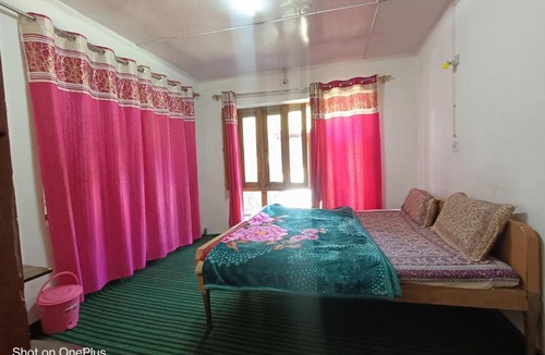 Laripora House | Sonsar Guest house
