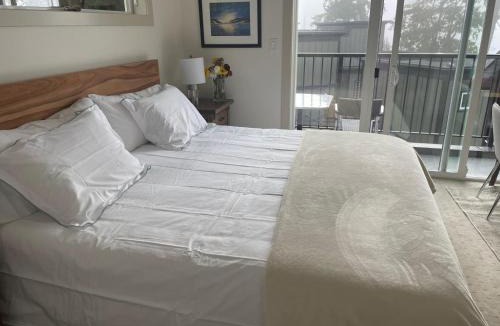 Sooke House | Sooke Harbour Hideaway - Luxurious Vacation Rental