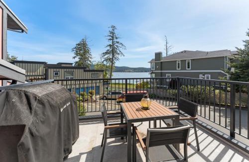 Sooke House | Sooke Harbour Resort & Marina