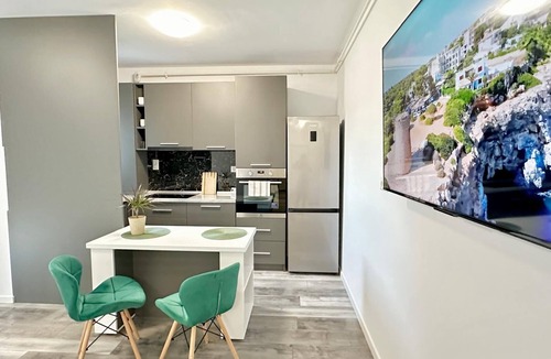 Baia Mare Apartment | Soothing studio with AC, WiFi and free parking in Baia Mare