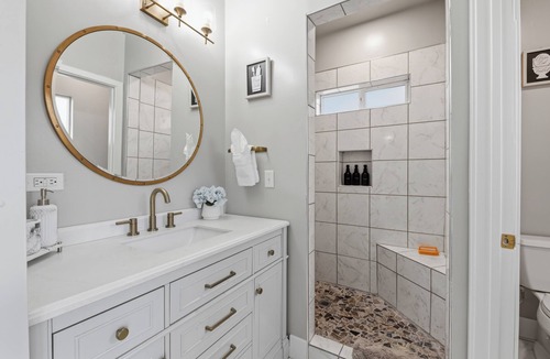 North Oak Park Apartment | Soothing studio with WiFi in vibrant Sacramento