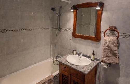 Moreaga Apartment | Sopelana pueblo muy cerca de la playa ideal para surfistas y familias.