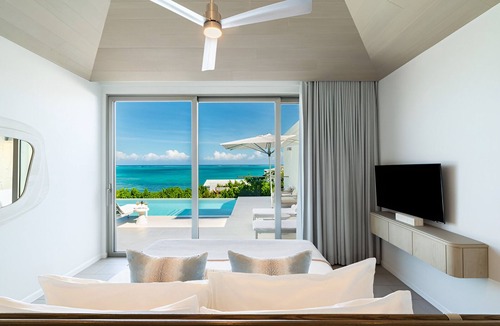 Providenciales Hotel | Sophisticated Villa w/Balcony Overlooking Sparkling Blue Seas