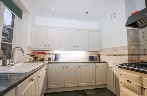 Eton Cottage | SOPHIE HOUSE, pet friendly, character holiday cottage in Eton